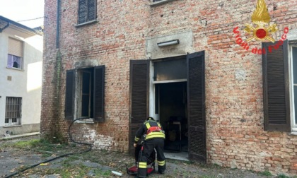 Fiamme nell'ex museo dei Carabinieri di Arcore