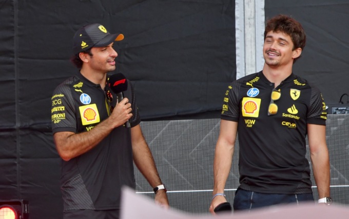 Gran Premio a Monza, Leclerc dal palco della Fan Zone “Vogliamo vincere”. Segui in diretta tutti gli aggiornamenti