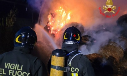 Incendio in un capannone agricolo a Lentate