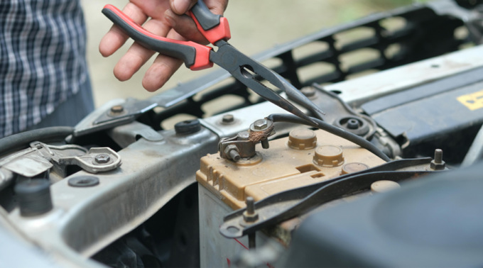 Batteria auto: quanto dura e come capire quando è da sostituire