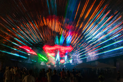 La festa del paese si conclude tra gli applausi e i… laser