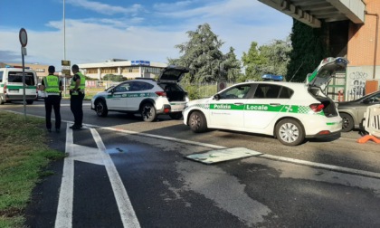 Fuori strada col furgone: muore il conducente