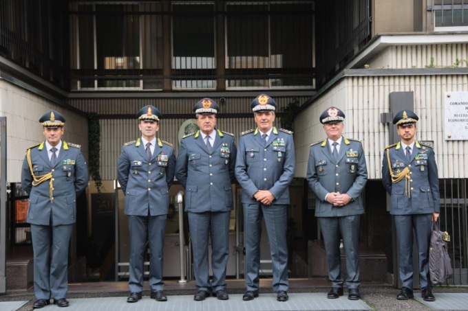 Il Comandante Generale della Guardia di Finanza De Gennaro in visita al Comando Provinciale