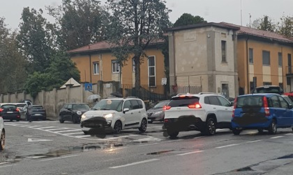 In arrivo più parcheggi contro la sosta selvaggia davanti a carabinieri e scuola