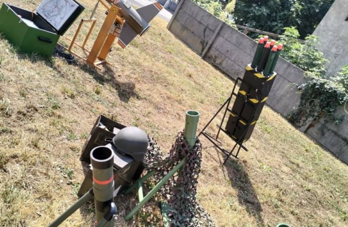 «Un angolo di guerra in paese», è polemica sulle armi a pallini