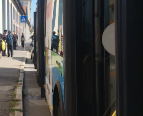 Si masturba davanti a una ragazzina che torna da scuola