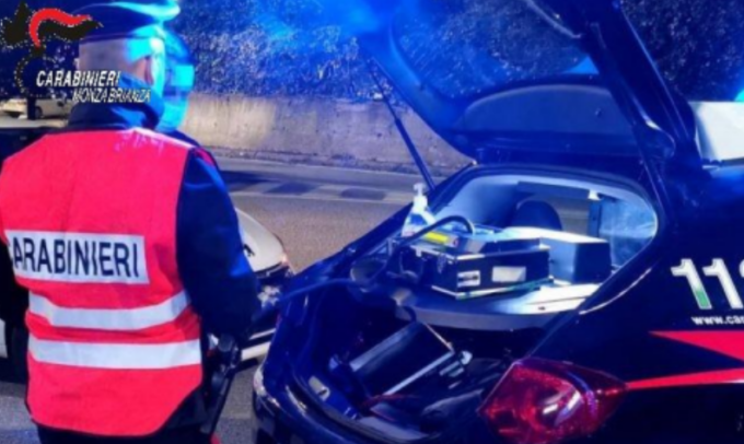In sella ubriaco, provoca incidente: ferito il passeggero