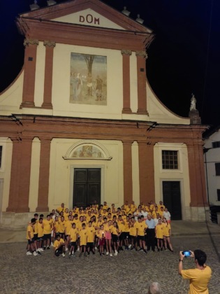 Giussano, fiaccolata dei ragazzi dell'oratorio di Robbiano