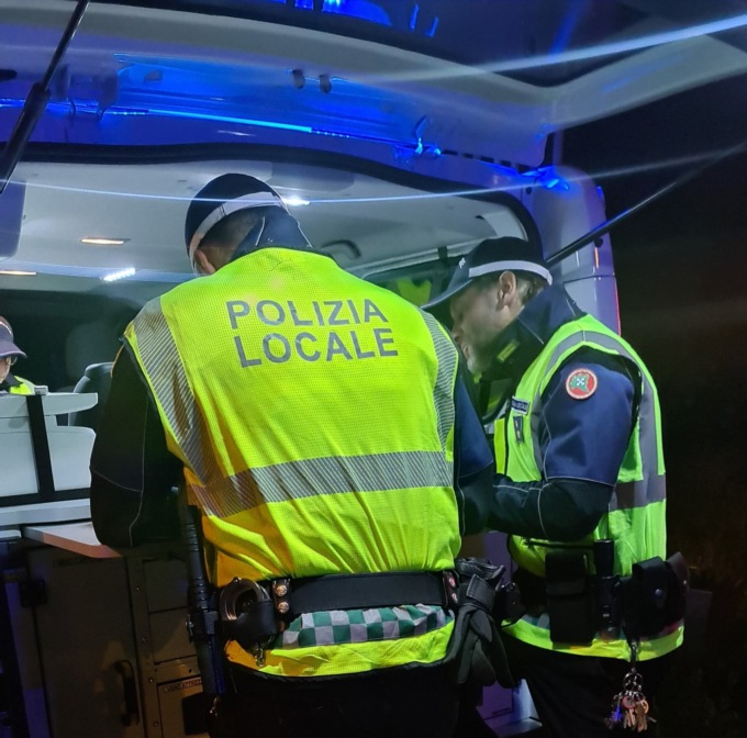 Fermato ad un controllo di Polizia si becca multe per 8000 euro