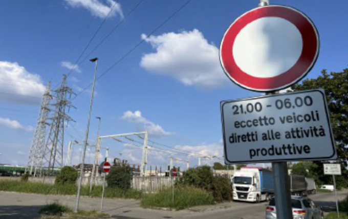 Incontri a luci rosse, istituito il divieto di fermata e di sosta: controlli e multe