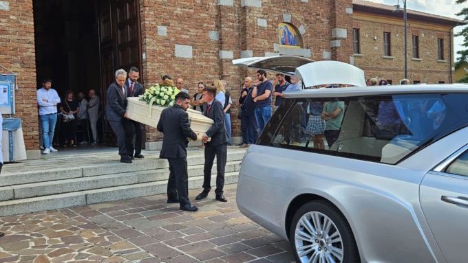 Usmate Velate: l’ultimo commosso saluto all’agricoltore morto sul lavoro