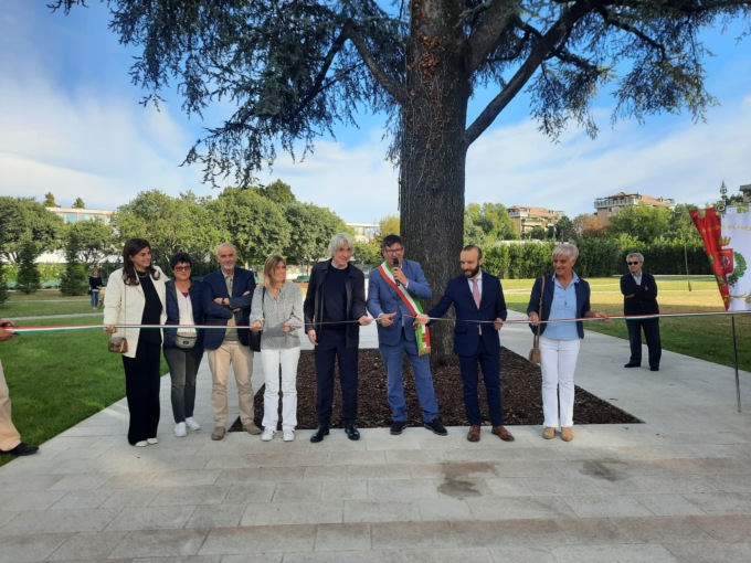 Inaugurata a Nova Milanese la piazza giardino