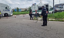 Travolto in bici, grave un 80enne