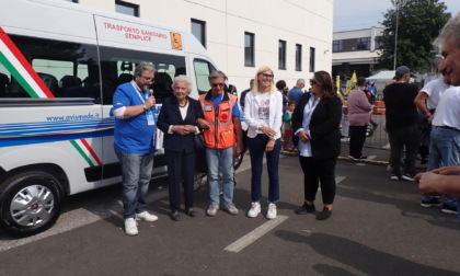 All'evento "Ce l'abbiamo nel sangue" inaugurato il nuovo mezzo per il trasporto disabili