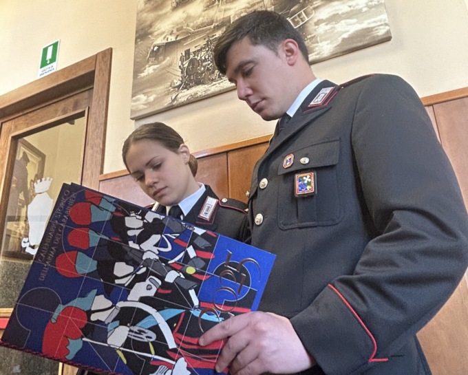 Presentato il Calendario Storico dell’Arma dei Carabinieri 2025, tutto dedicato ai giovani