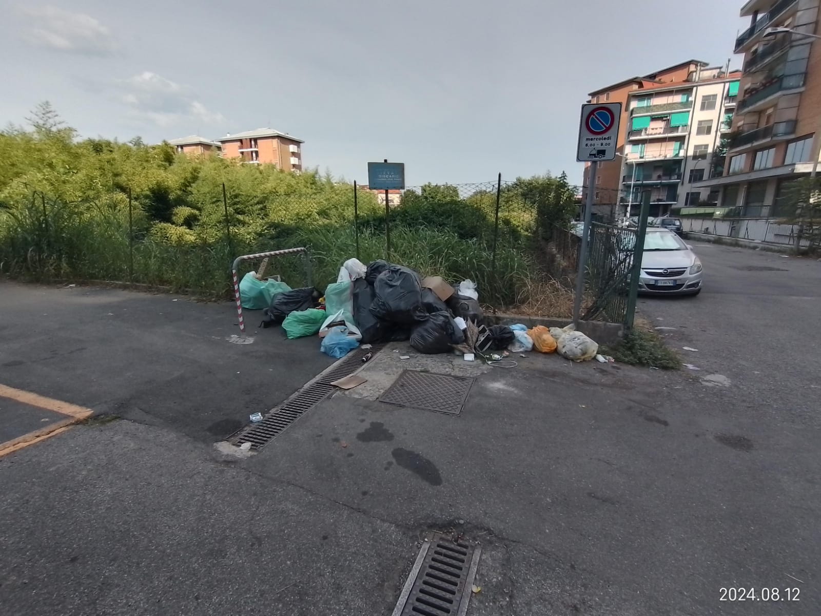 Monza rifiuti abbandonati indagini Polizia locale