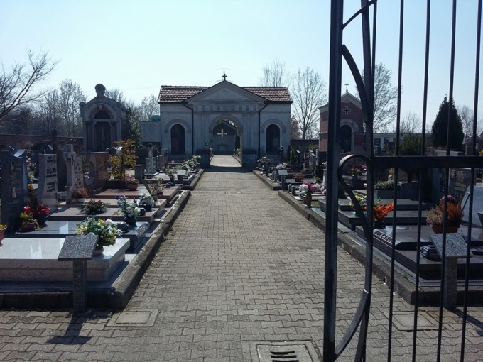 Il cimitero per altri culti a Cassina Savina? Per Romanò (Lega) è «una proposta razzista»