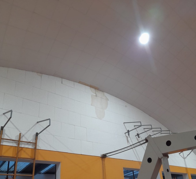 Piove nelle due palestre comunali