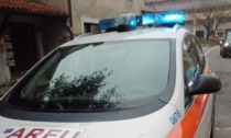 Malore mentre cammina in strada, 77enne in gravi condizioni