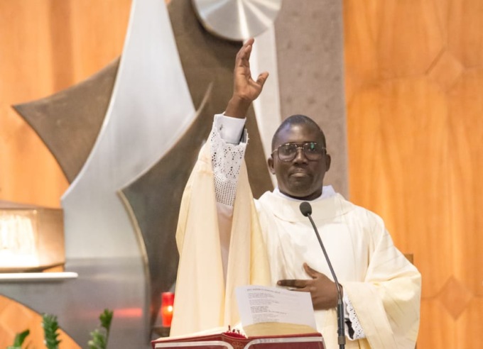 Dalla Costa d’Avorio al Sacro Cuore: benvenuto padre Emmanuel