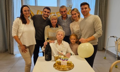 Cento candeline per nonna Gina, grande festa a Bernareggio