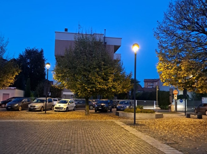 Seveso, avanzano i lavori agli impianti di illuminazione pubblica