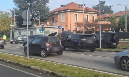 Maxi frontale,  in viale Lombardia traffico in tilt