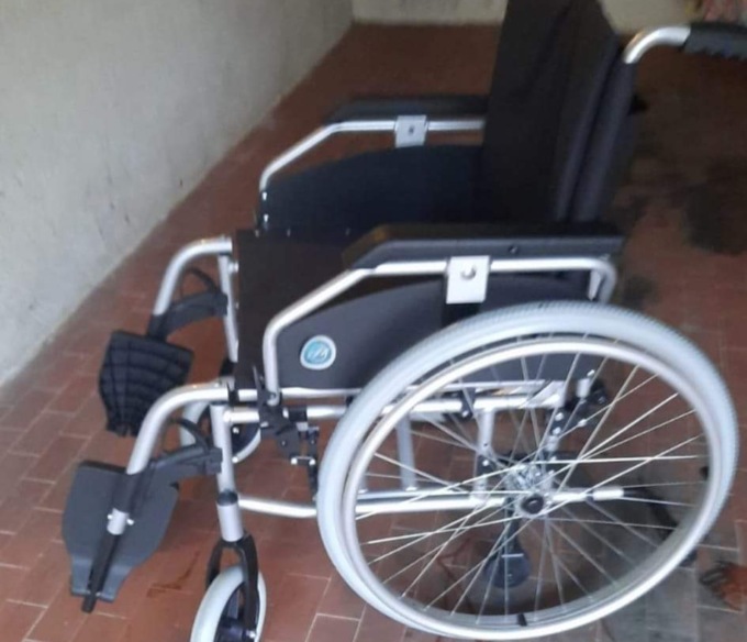 Rubano la carrozzina a un’anziana disabile, anonimo benefattore la ricompra