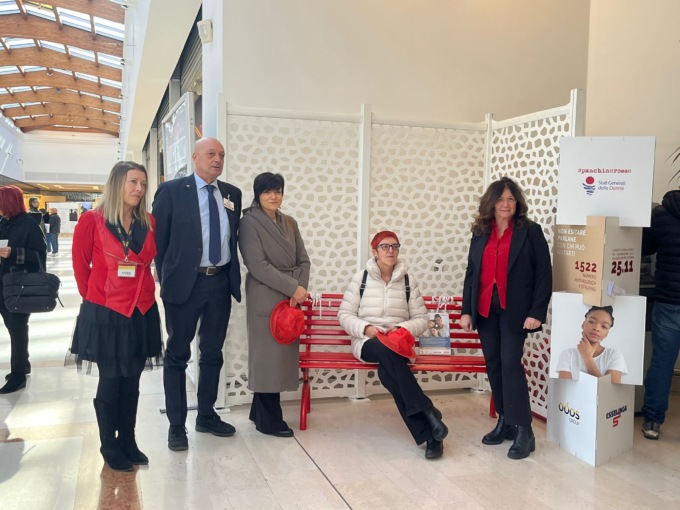 Una panchina a Lissone contro la violenza sulle donne