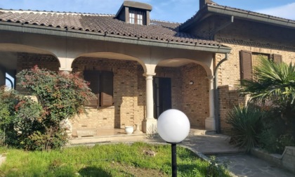 Sopralluogo nella villa con piscina confiscata alla criminalità