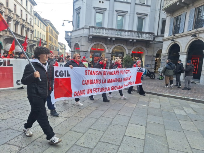 Sciopero generale 29 novembre, a Monza migliaia di persone in corteo