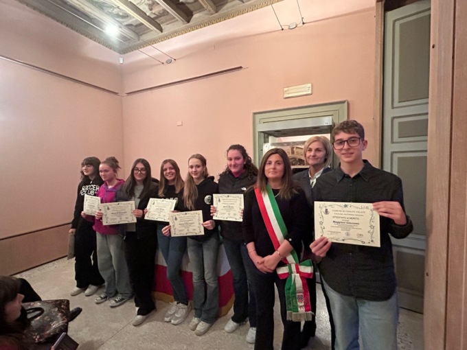 Il Comune assegna le borse di studio