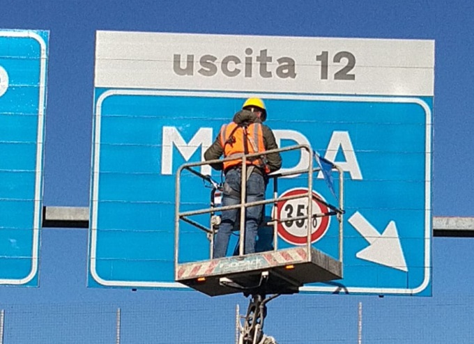 Rimossa la “L” dal cartello: riappare il nome di Meda