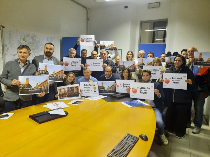 Per le minoranze il sindaco di Seregno “deve andare a casa”
