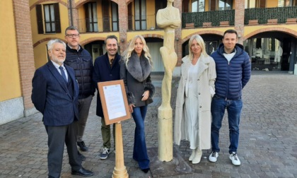 A Lentate inaugurata la statua "Elogio alla donna"