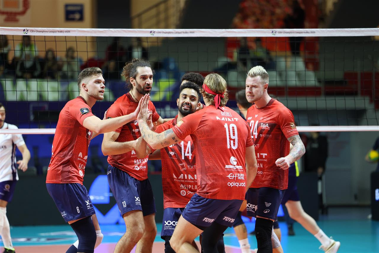 Consorzio Vero Volley La prima squadra maschile del Consorzio si è aggiudicata la seconda sfida di CEV Champions League battendo in trasferta, in Turchia, il Fenerbahçe Istanbul con un netto 23-25, 20-25, 23-25.