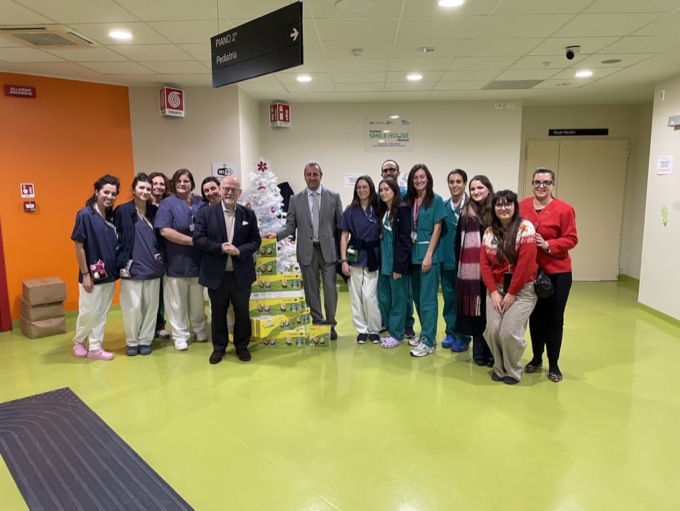 I “subbuteo” dei Minions ai bambini della Pediatria del San Gerardo