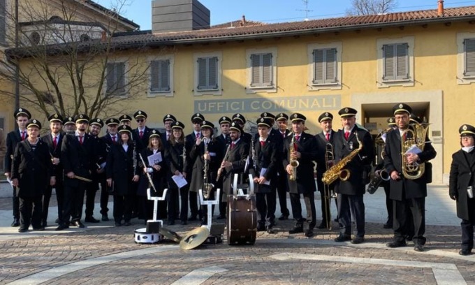 “Cerca, trova e prova il tuo strumento”, la banda regala un’ora di lezione