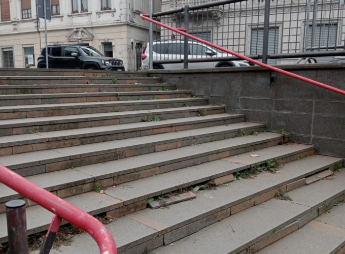 «Il sottopasso in centro versa nel degrado»