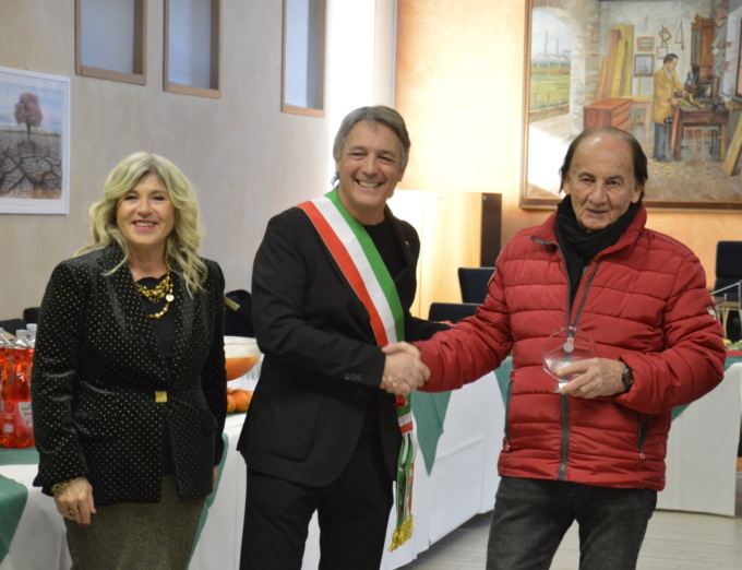 Il premio Versiera al volontario Franco Rizzato