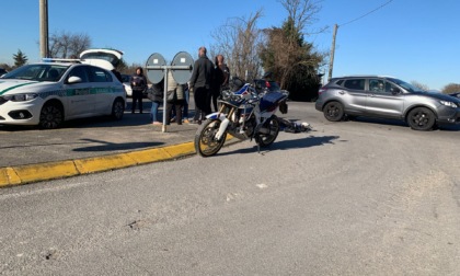 Scontro tra un camion e una moto, centauro gravissimo