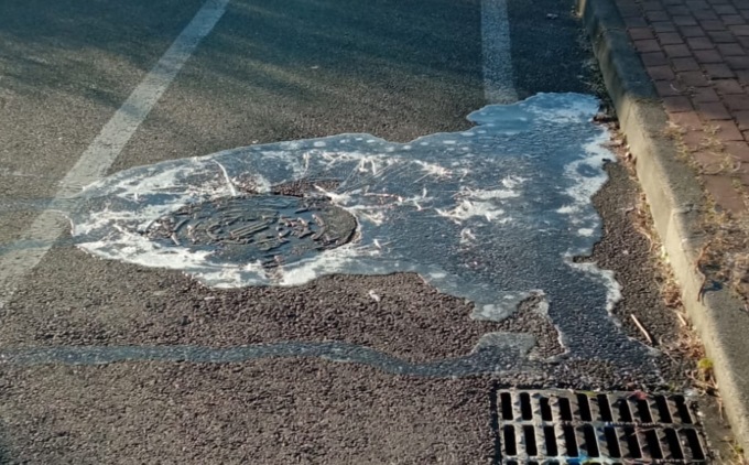 L’irrigazione pazza che gela le strade