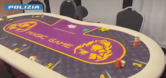 Tavoli da gioco, fiches e una saletta riservata al poker nel locale comasco: denunciato il gestore residente a Monza