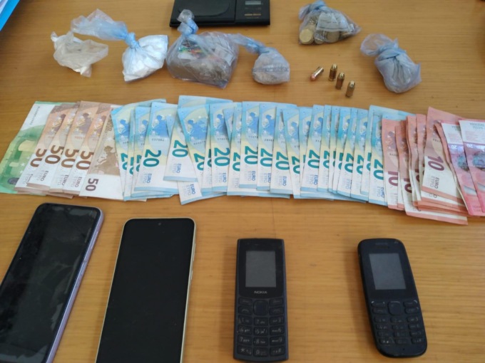Spaccio nei boschi, un arrestato e 200 grammi di stupefacenti sequestrati
