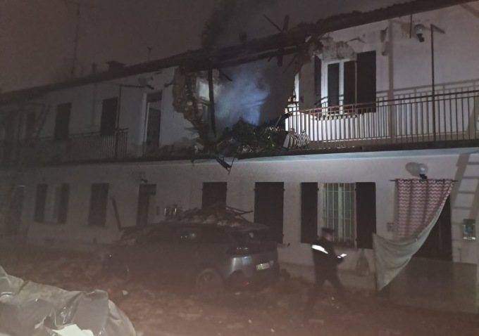 Esplosione a Seveso: appartamento sventrato dalle fiamme