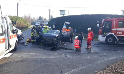 Schianto alle Quattro strade a Lentate, arriva pure l'elisoccorso