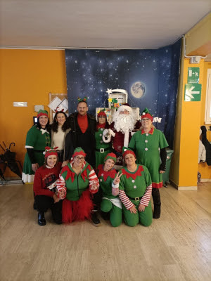Visita del sindaco nelle scuole e al centro diurno per gli auguri di Natale
