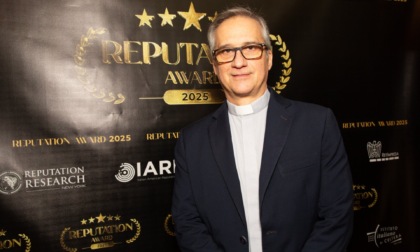 A Monsignor Dario Edoardo Viganò l'Italian Reputation Award 2025