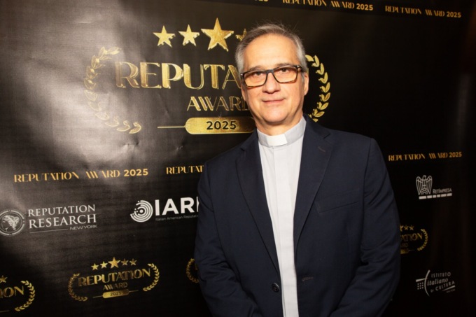 A Monsignor Dario Edoardo Viganò l’Italian Reputation Award 2025