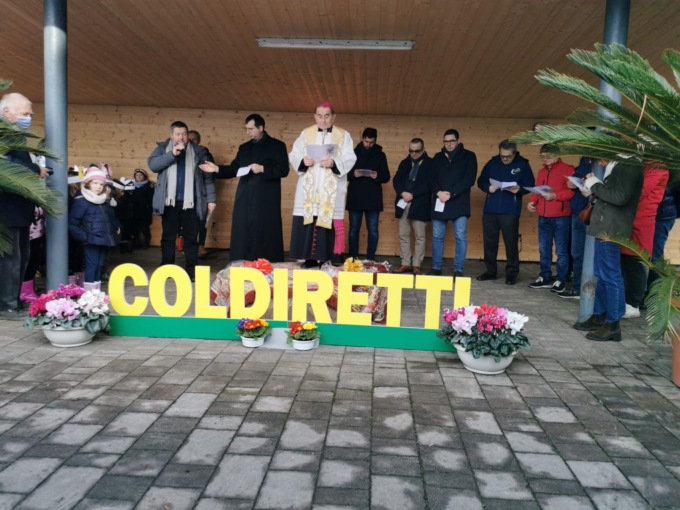 L’Arcivescovo benedice gli animali a Triuggio e Besana